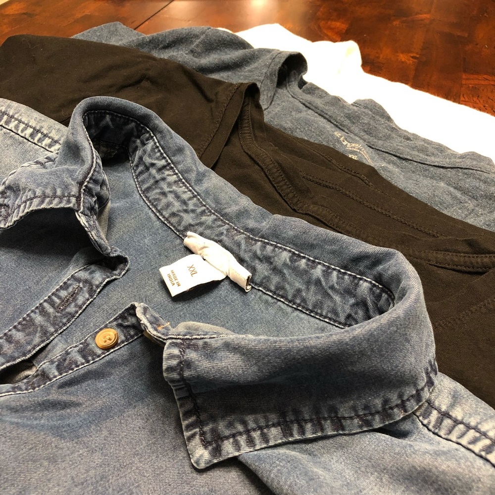 Set of 4 Liz Lange Maternity shirts, XXL